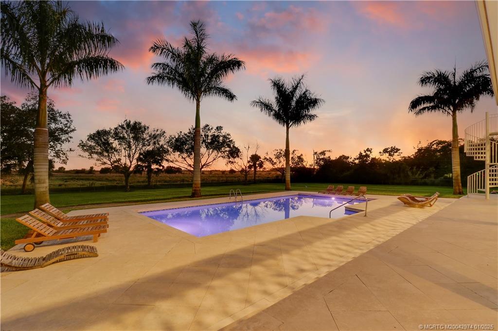 11555 SW Meadowlark Circle