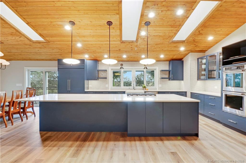 11555 SW Meadowlark Circle