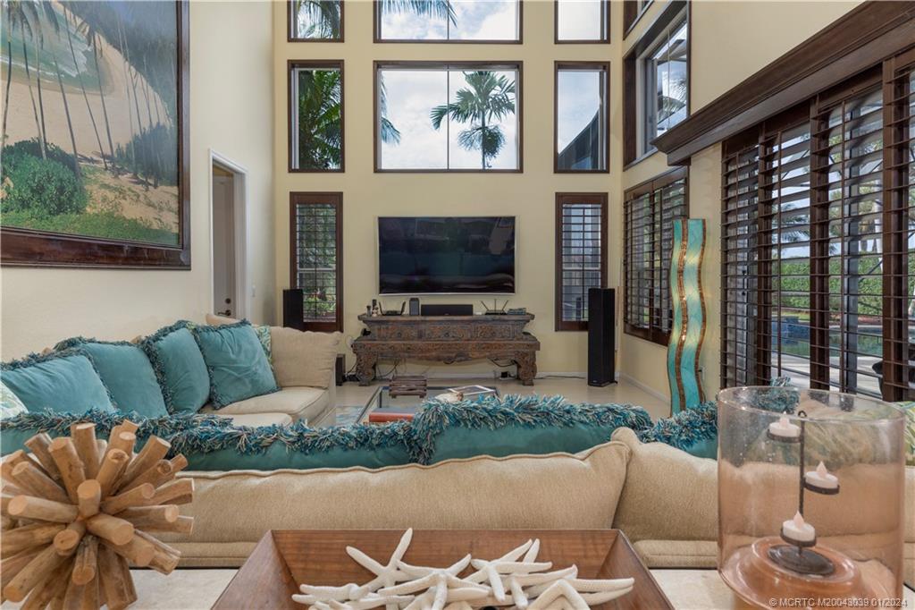 2282 SW Golden Bear Way