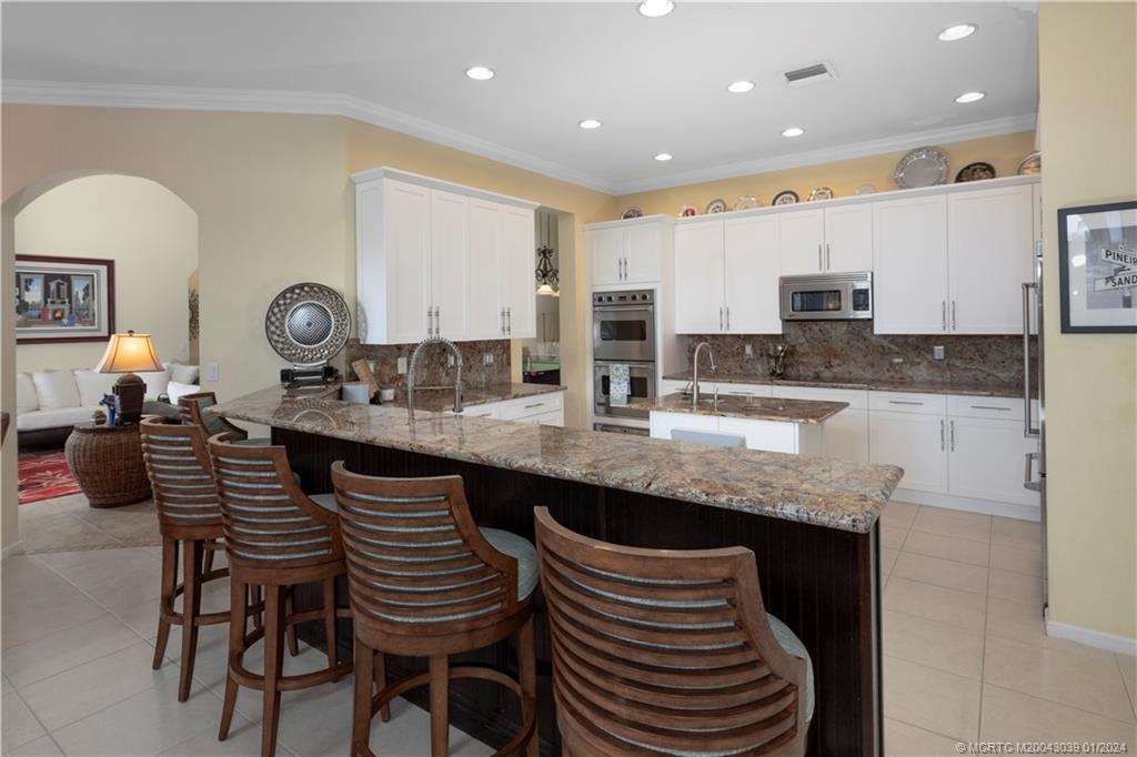 2282 SW Golden Bear Way