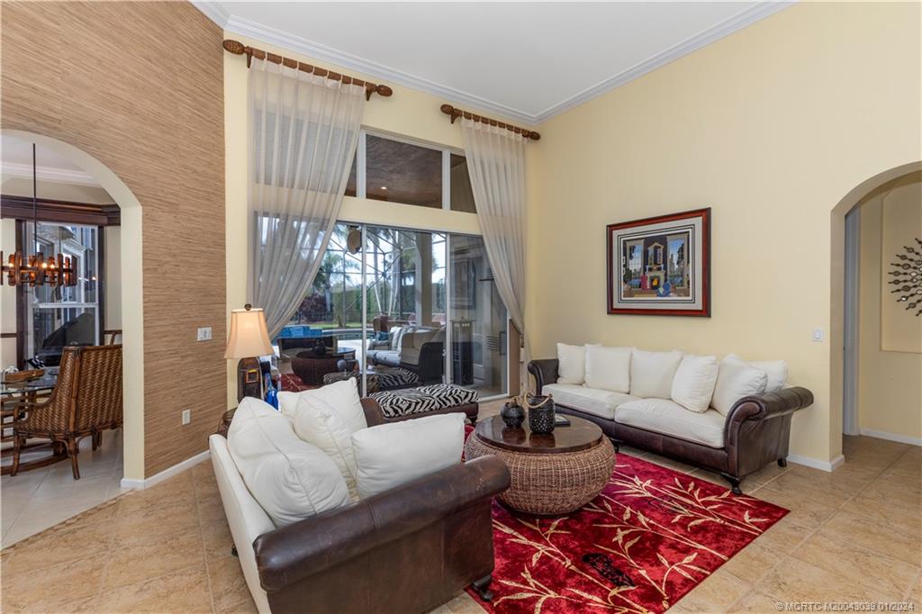 2282 SW Golden Bear Way