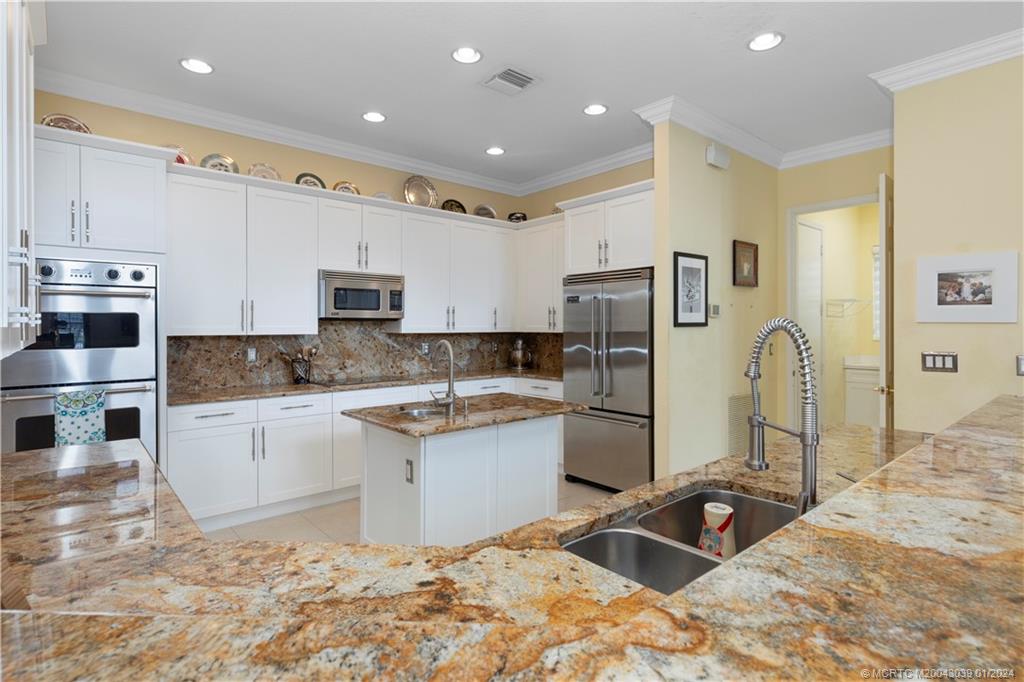 2282 SW Golden Bear Way