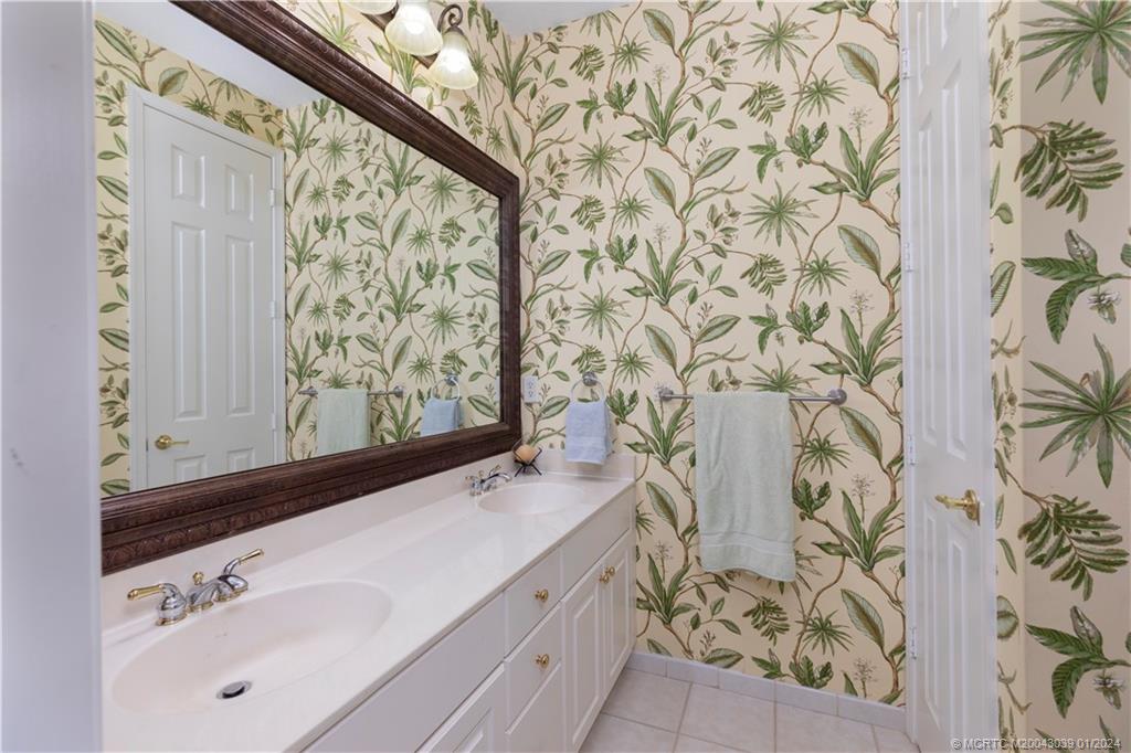 2282 SW Golden Bear Way