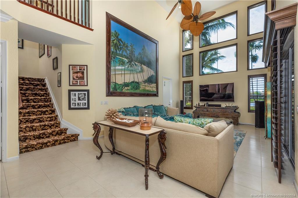 2282 SW Golden Bear Way