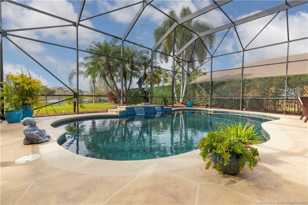 2282 SW Golden Bear Way