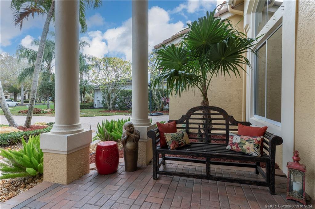 2282 SW Golden Bear Way