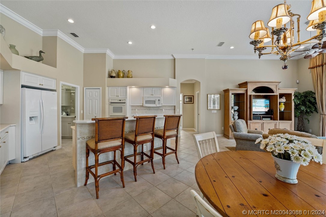 2048 SW Cimarron Ct