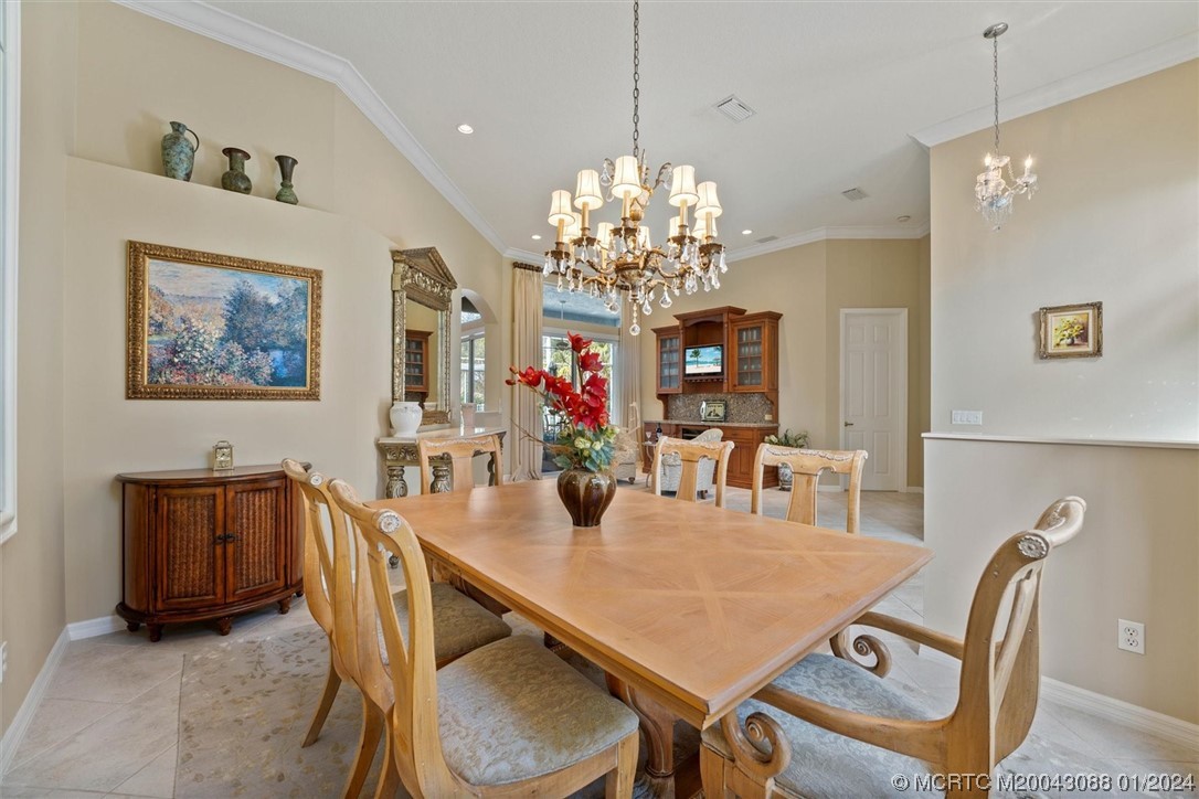 2048 SW Cimarron Ct