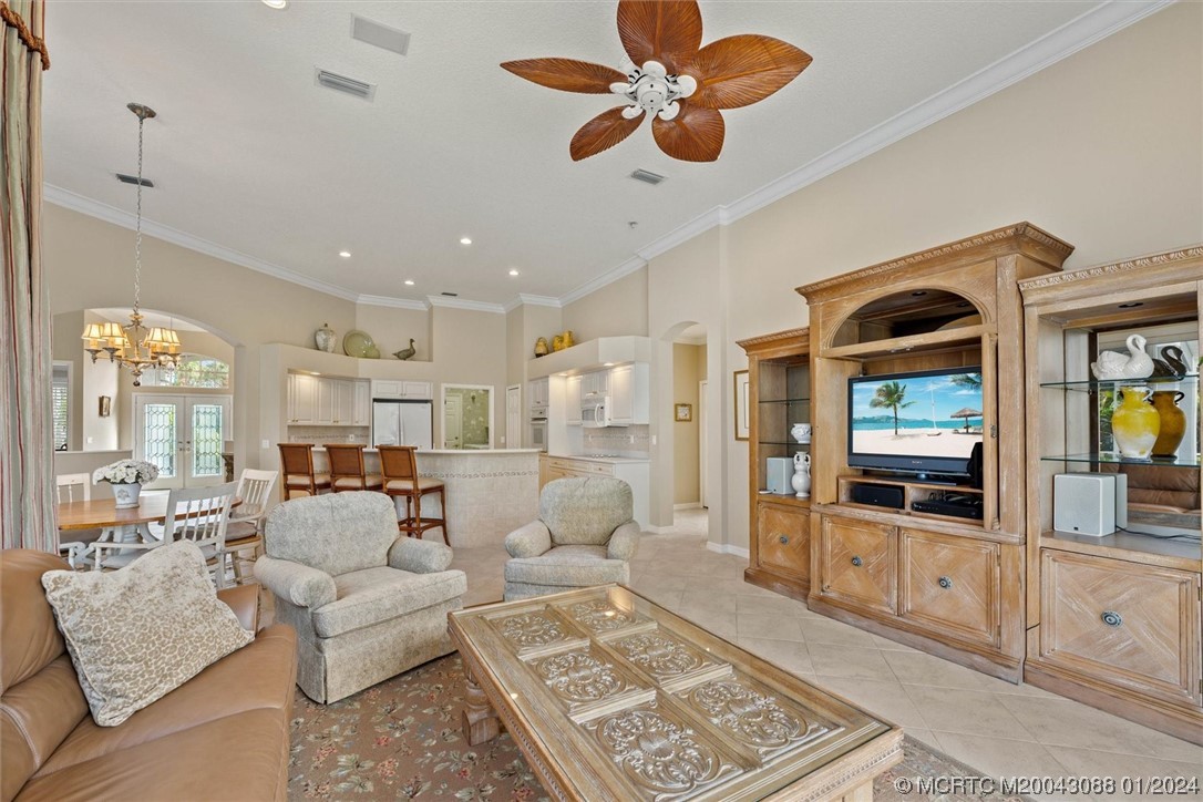 2048 SW Cimarron Ct