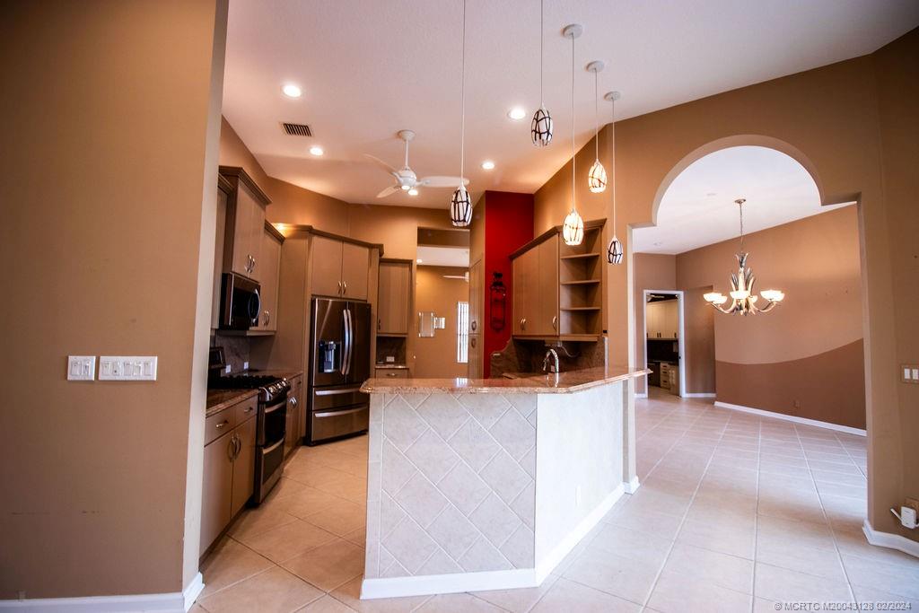 496 NW Blue Lake Drive