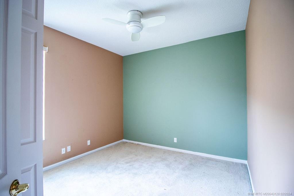 496 NW Blue Lake Drive