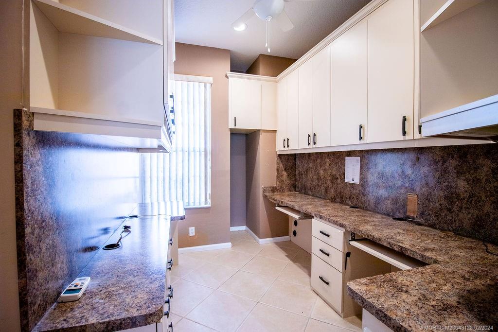 496 NW Blue Lake Drive