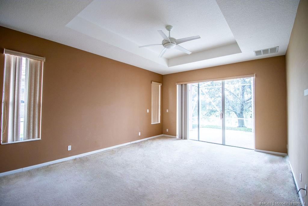 496 NW Blue Lake Drive