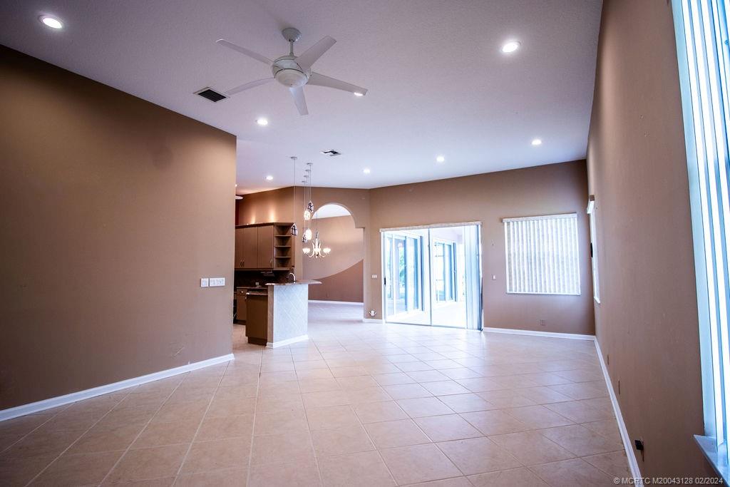 496 NW Blue Lake Drive