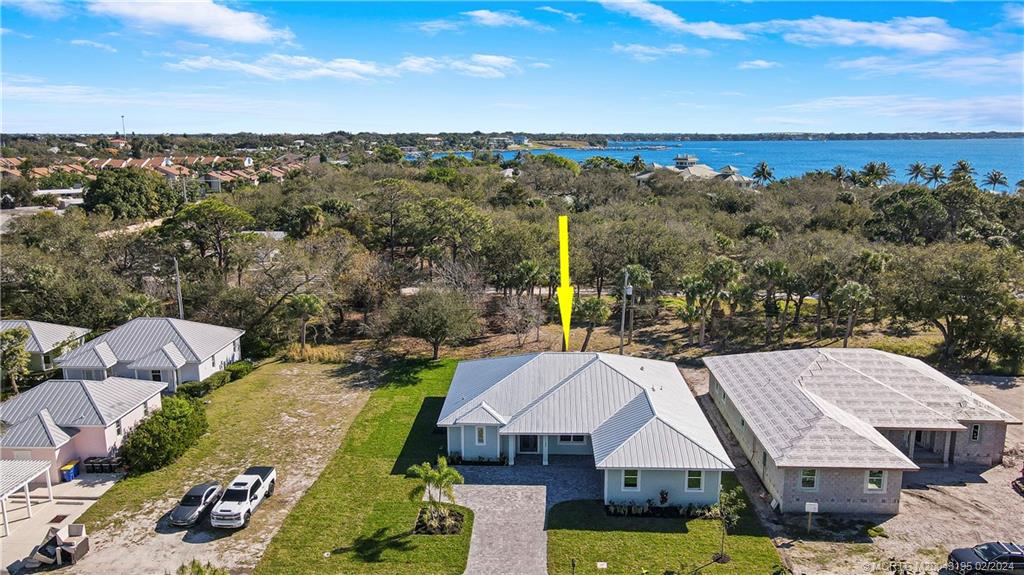 1143 NE Orange Avenue