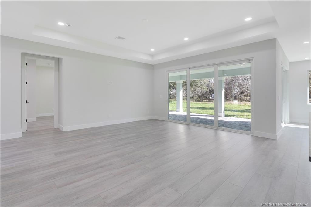 1143 NE Orange Avenue