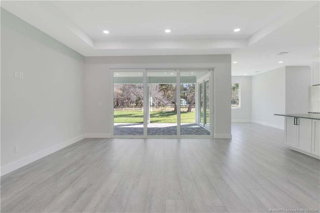 1143 NE Orange Avenue