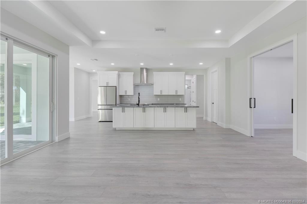 1143 NE Orange Avenue