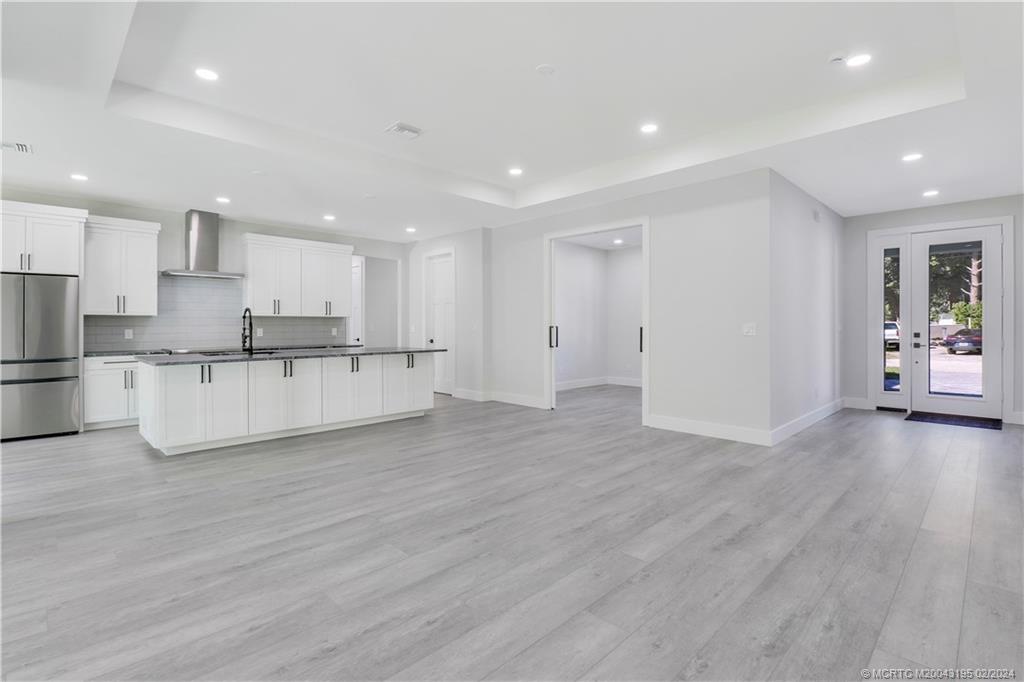 1143 NE Orange Avenue