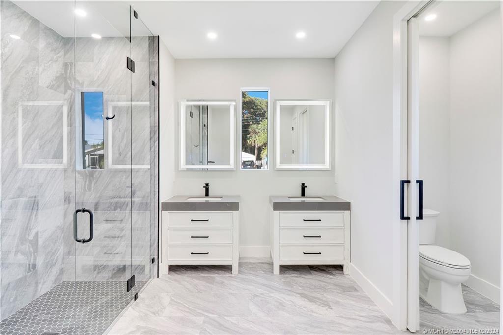 1143 NE Orange Avenue