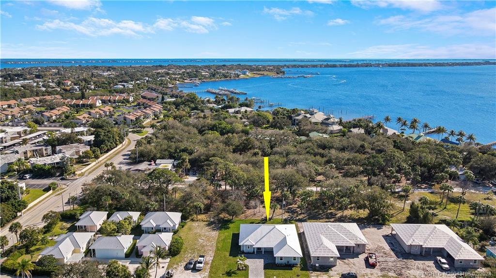 1143 NE Orange Avenue