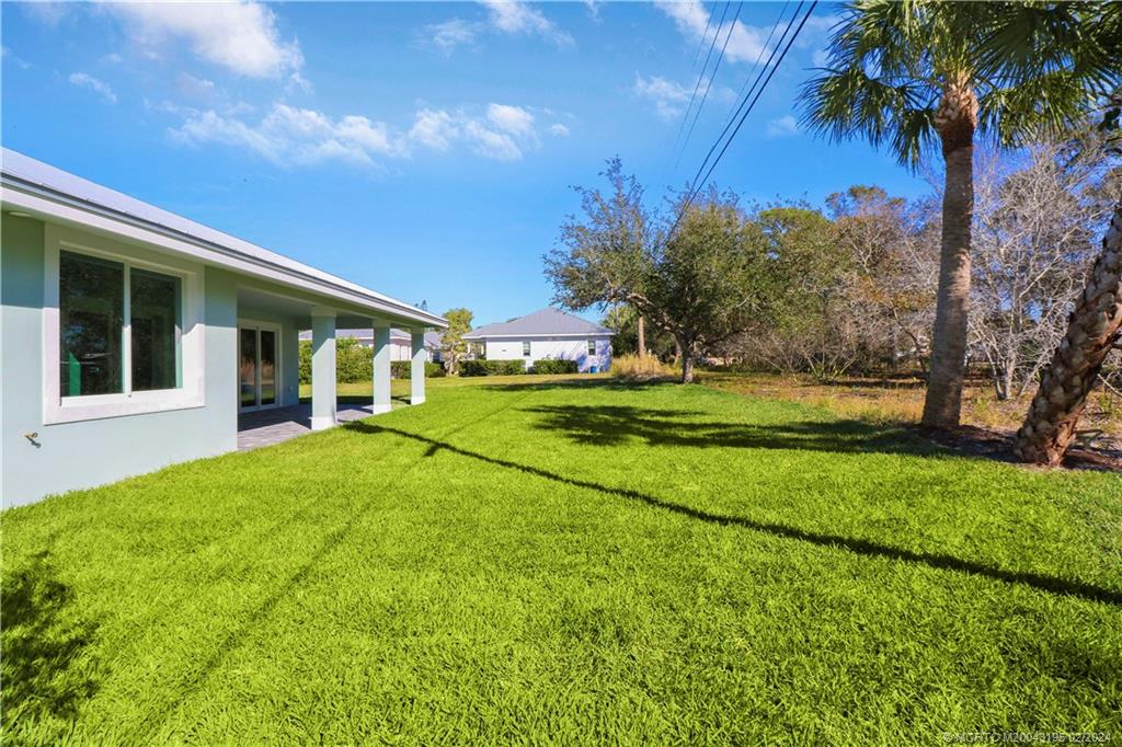 1143 NE Orange Avenue