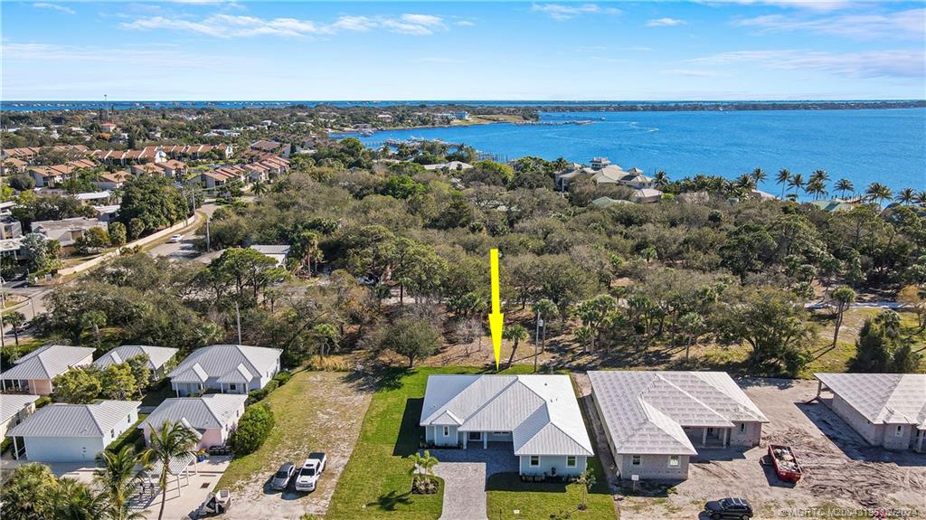 1143 NE Orange Avenue