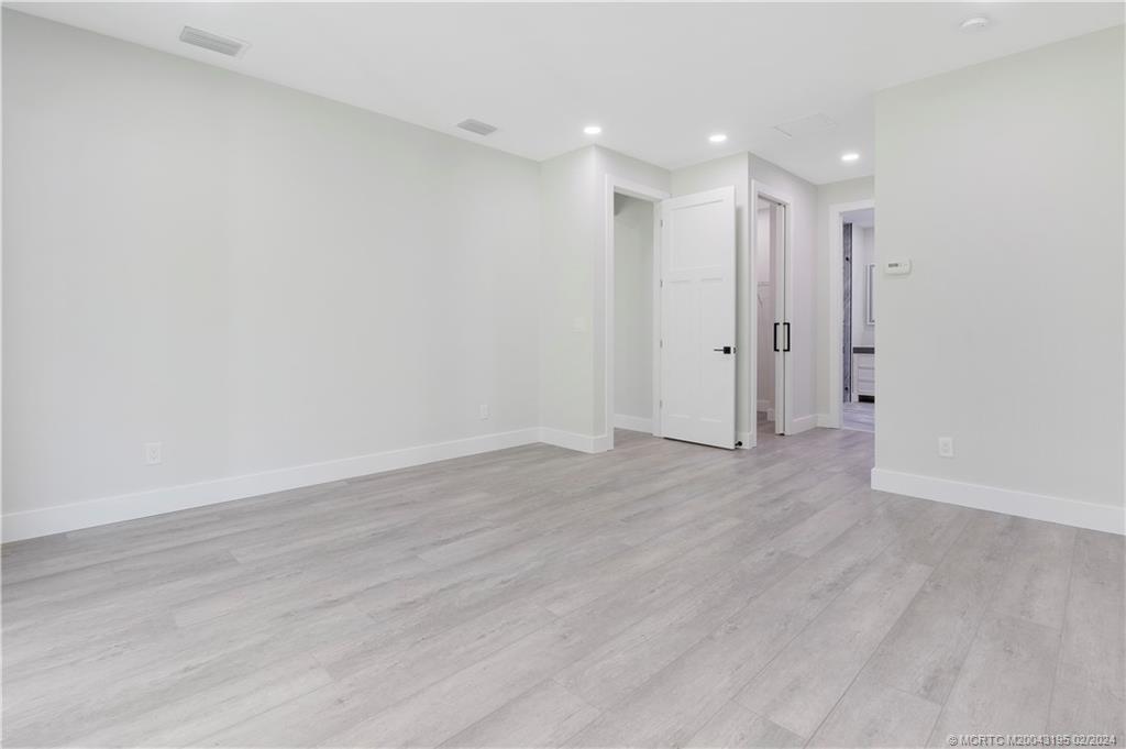 1143 NE Orange Avenue