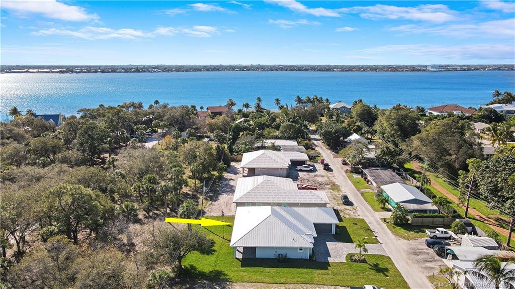 1143 NE Orange Avenue