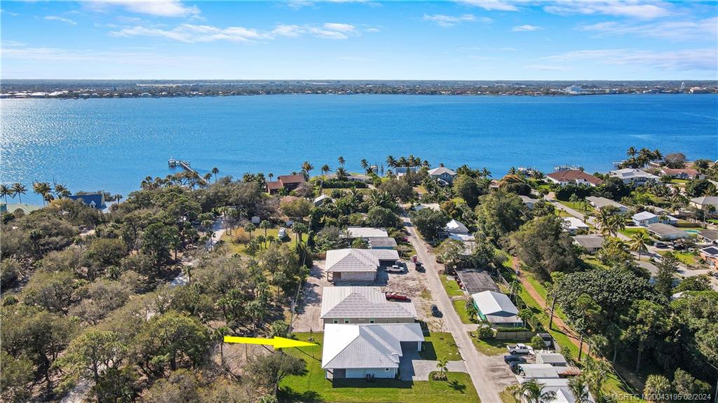 1143 NE Orange Avenue