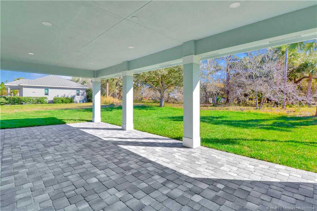 1143 NE Orange Avenue