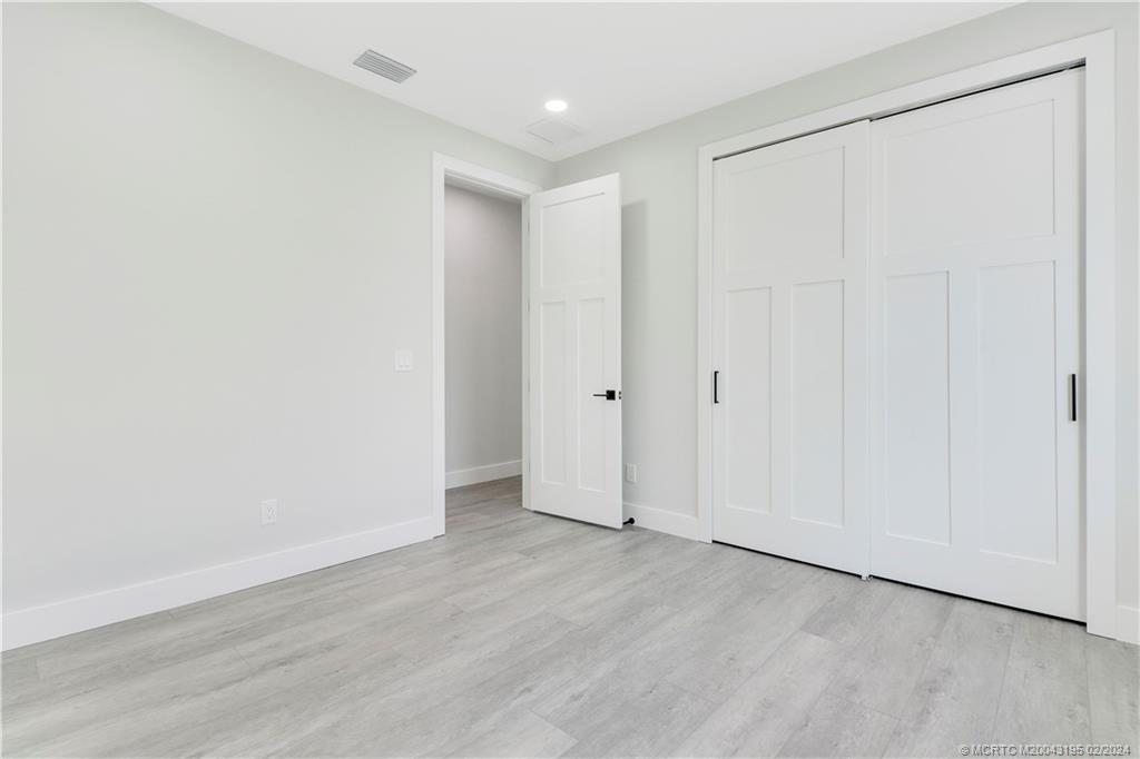 1143 NE Orange Avenue