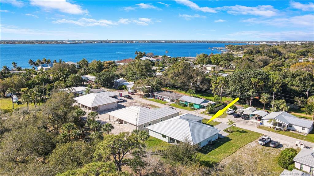 1143 NE Orange Avenue