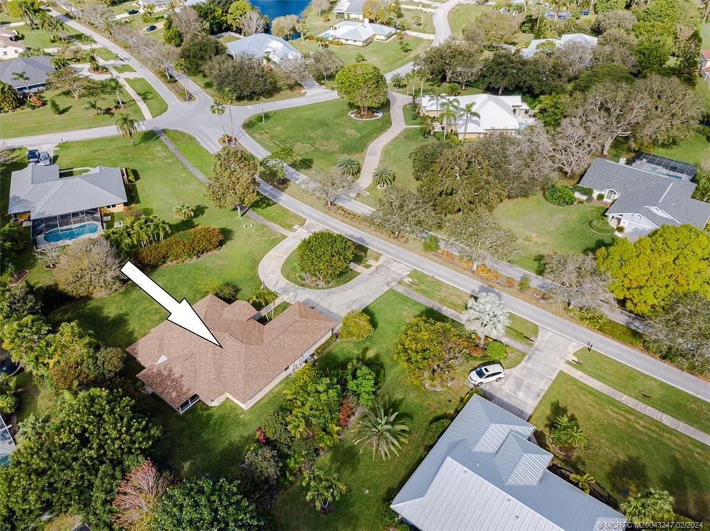 2440 NE Pinecrest Lakes Blvd