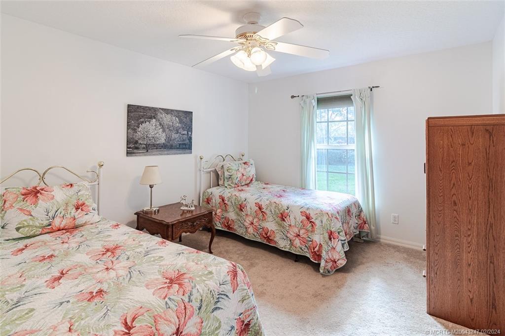 2440 NE Pinecrest Lakes Blvd