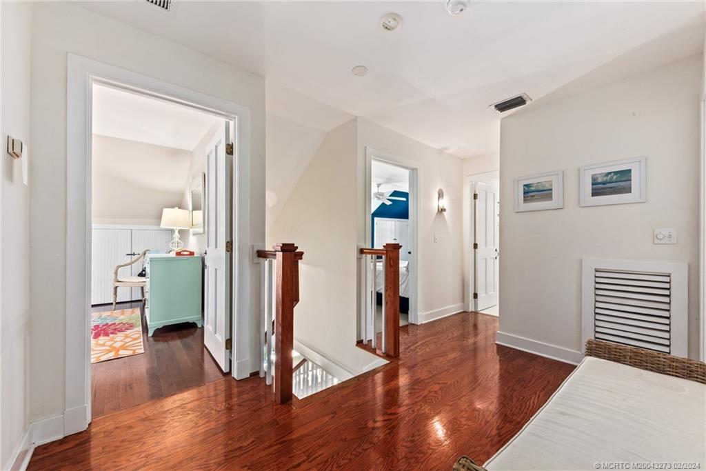 25 N Ridgeview Road N