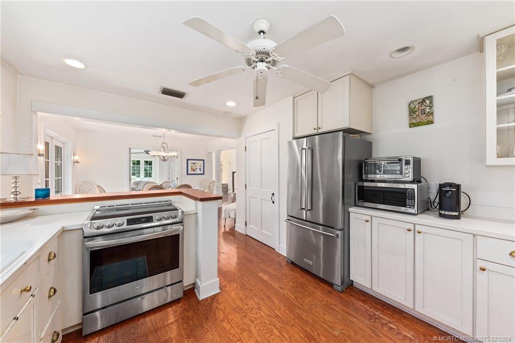 25 N Ridgeview Road N