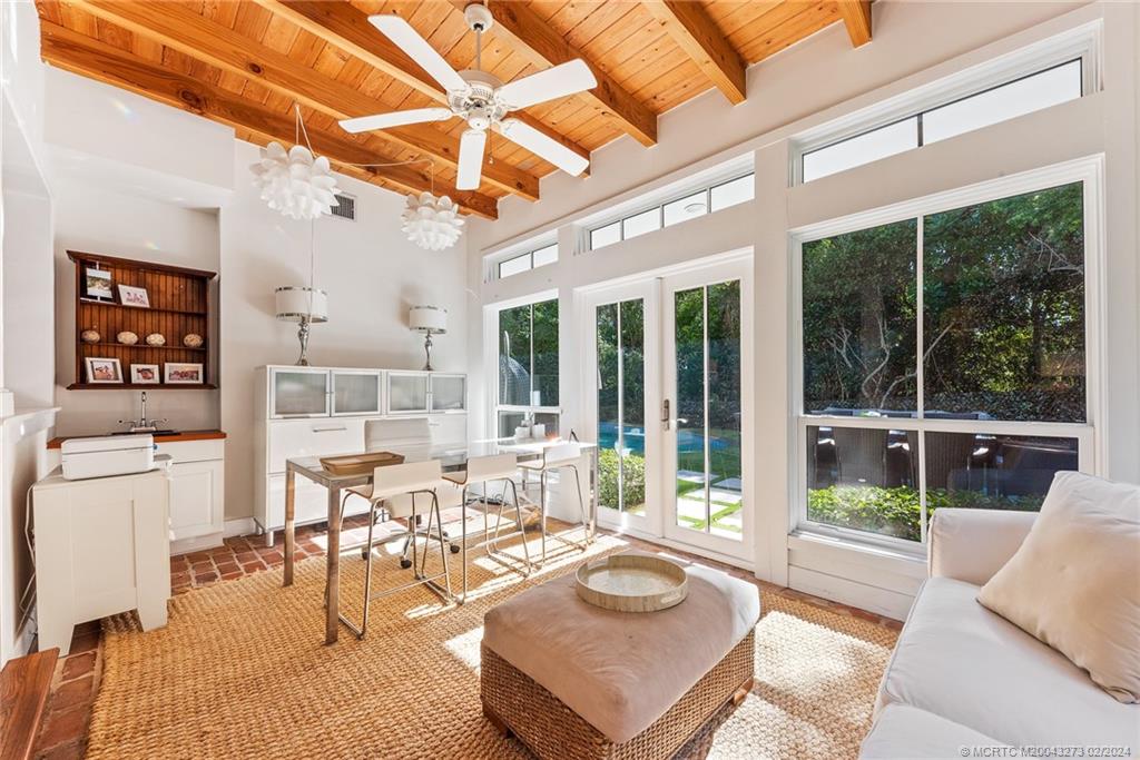 25 N Ridgeview Road N