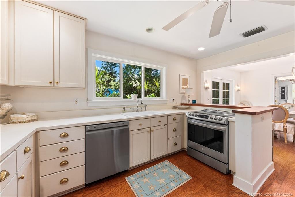 25 N Ridgeview Road N