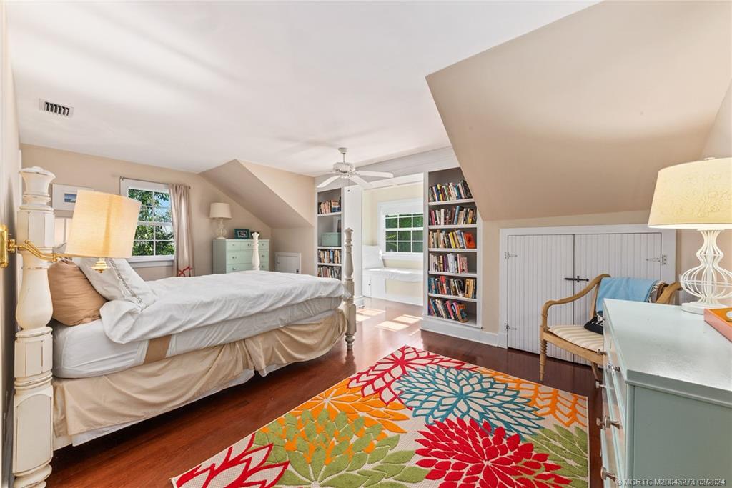 25 N Ridgeview Road N