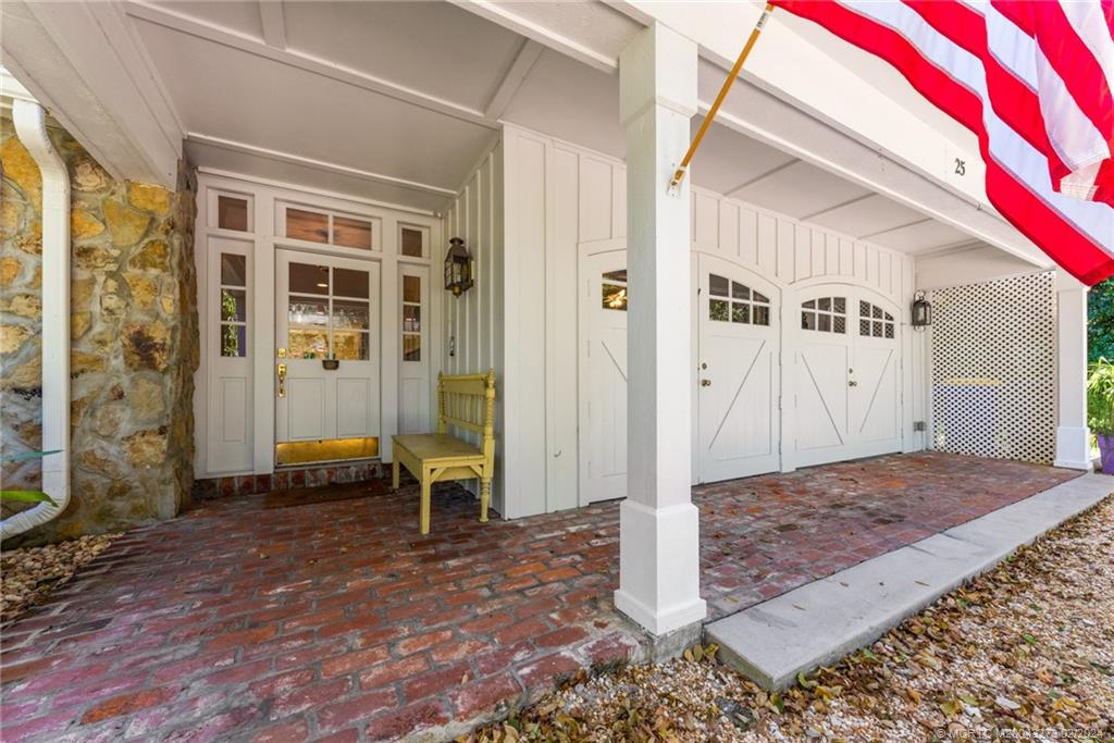 25 N Ridgeview Road N