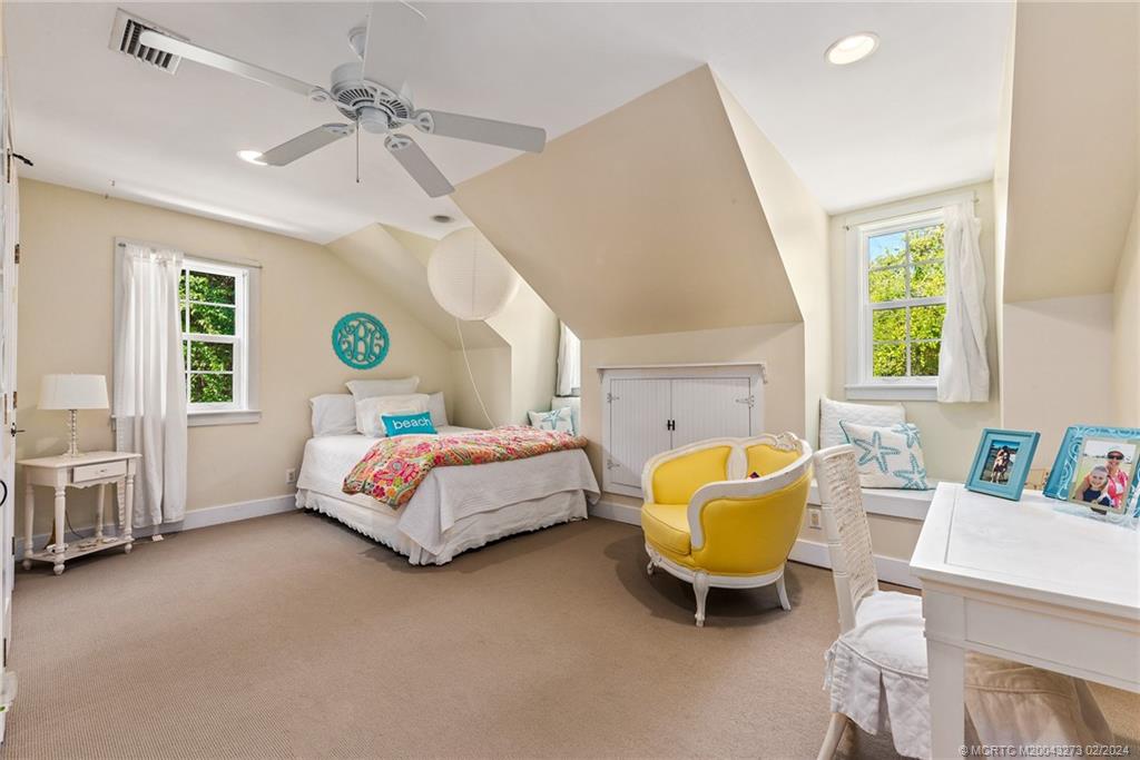 25 N Ridgeview Road N