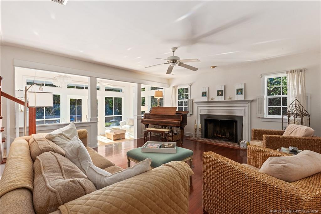 25 N Ridgeview Road N