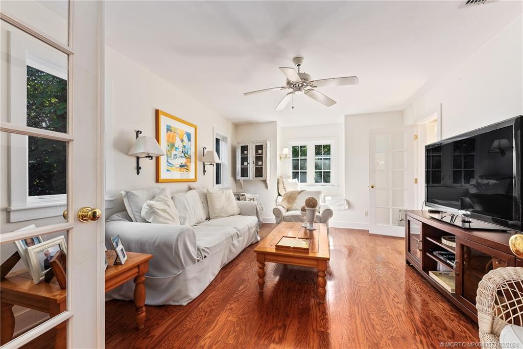 25 N Ridgeview Road N