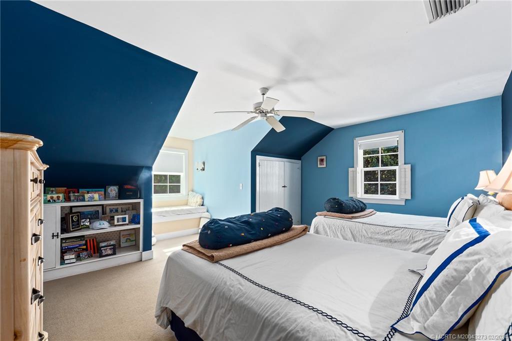 25 N Ridgeview Road N