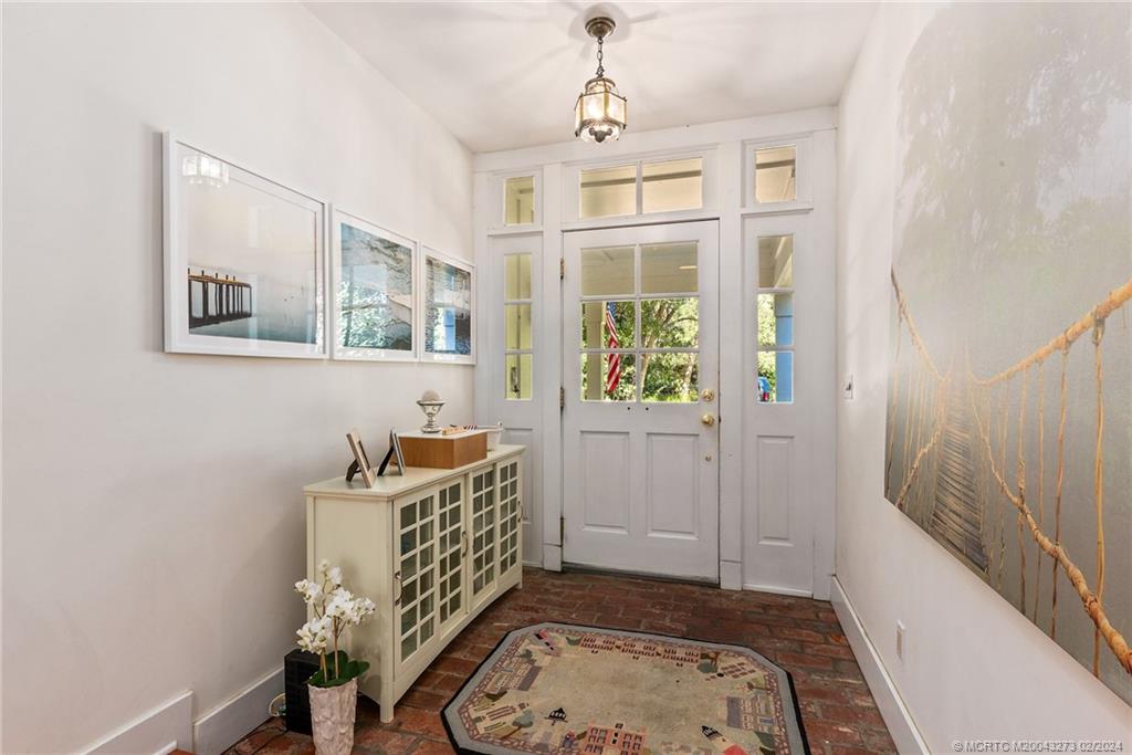 25 N Ridgeview Road N