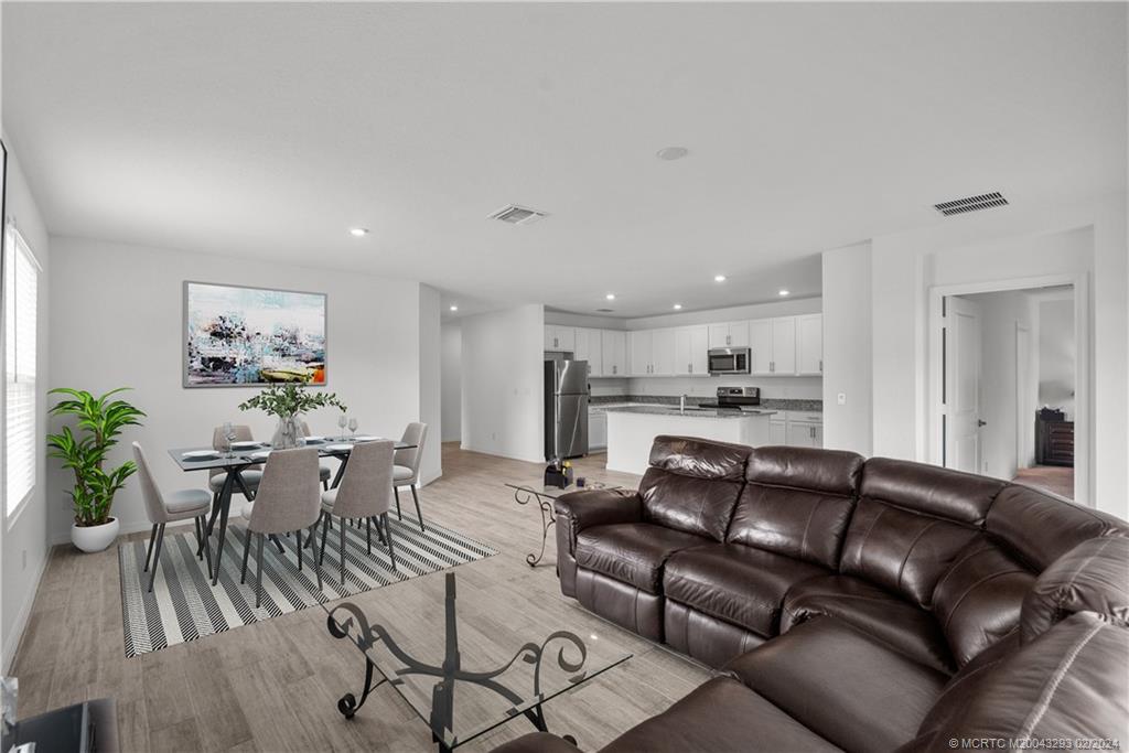 2431 SW Brescia Street