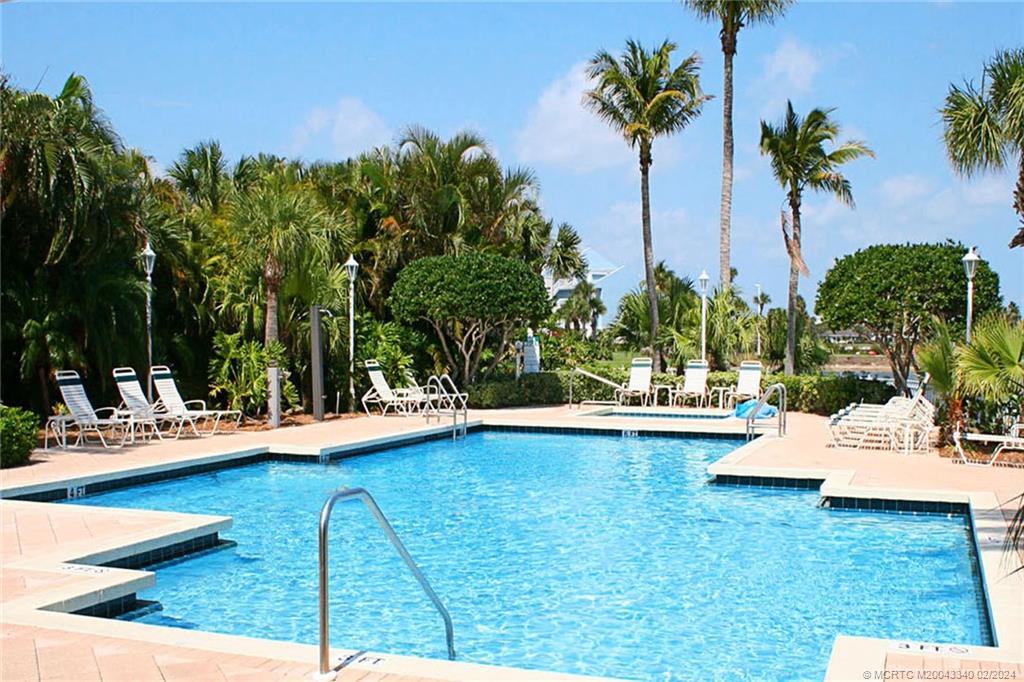 5750 NE Island Cove Way 3204