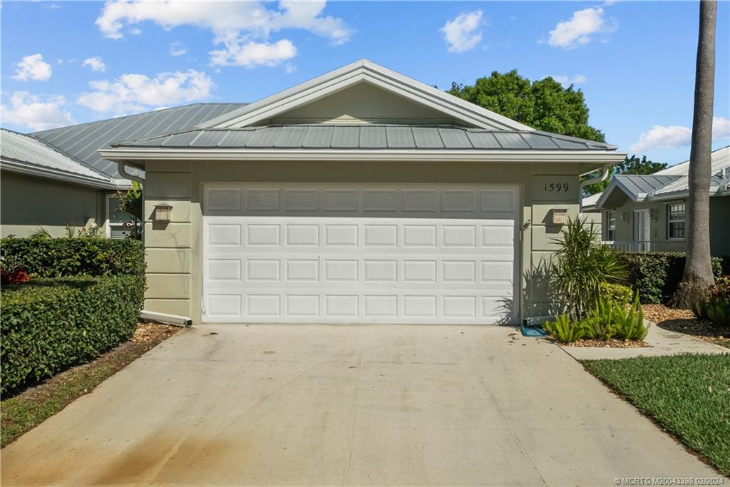 1599 SW Springfield Ct