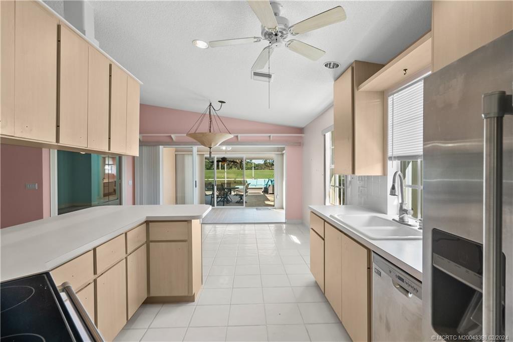 1599 SW Springfield Ct